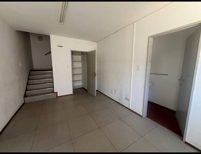 237M² WAREHOUSE TO LET IN KYA SANDS